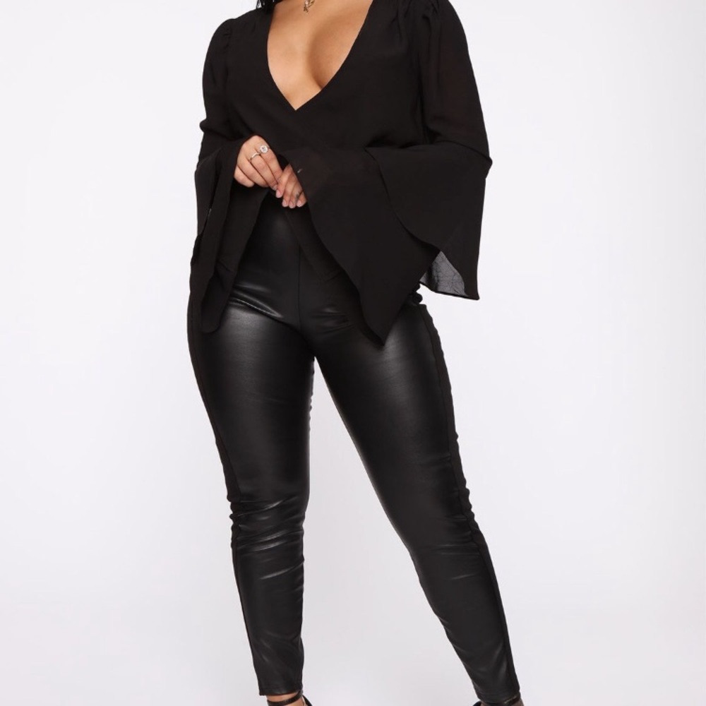 Fashion Nova faux leather leggings size S